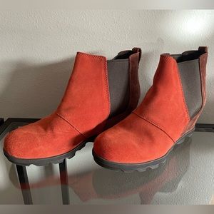 Sorel size 12/43EU suede boots.